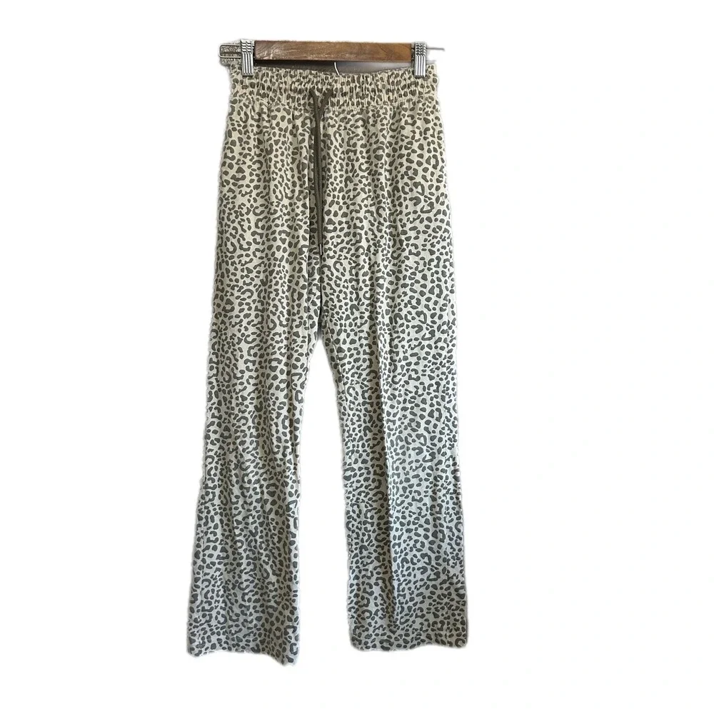 Zoe + Liv‎ Pajama Pants Womens XS Tan Grey Leopard Animal Print Excellent Lounge